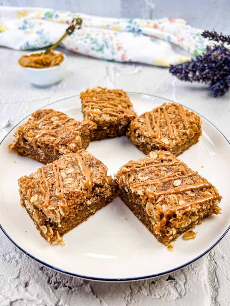 Biscoff Cookie Butter Streusel Bars vertical shot.