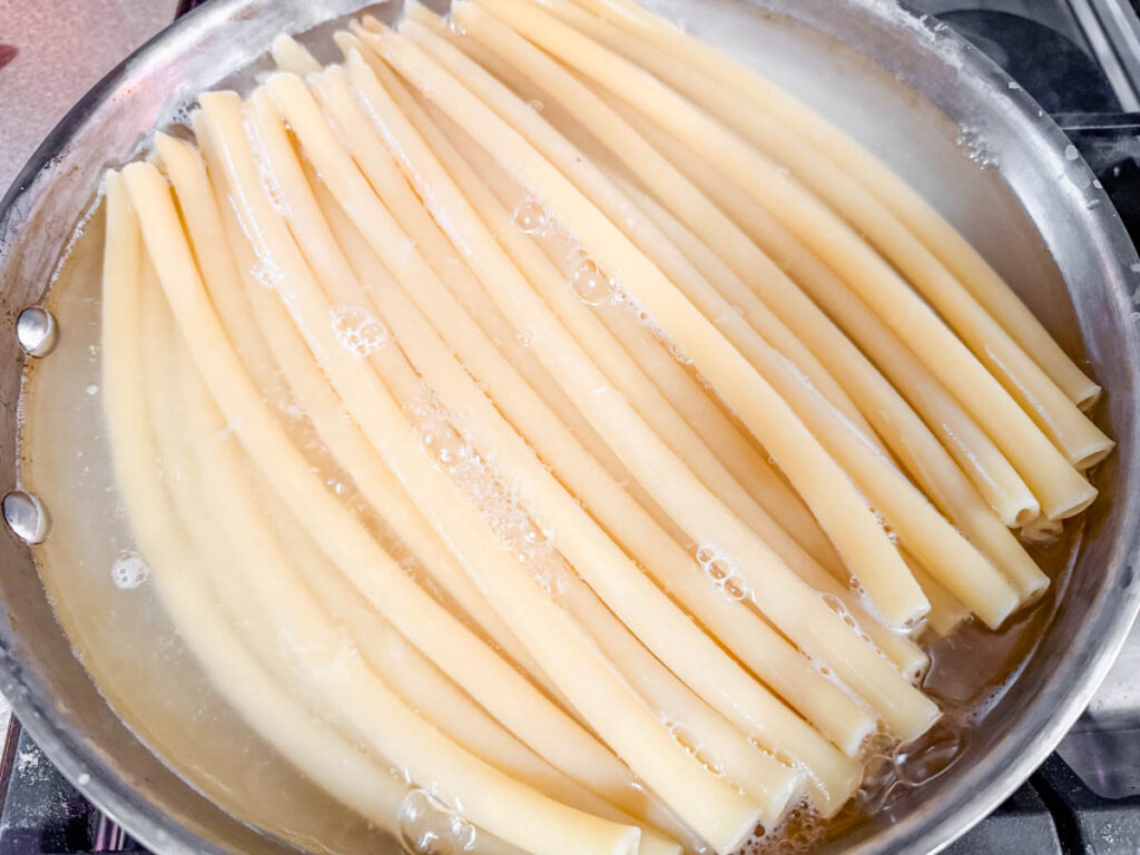 Photo of boiled ziti pasta.